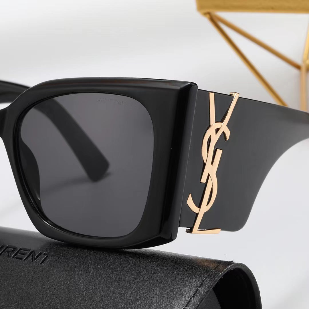Cat-eye stylish sunglasses!