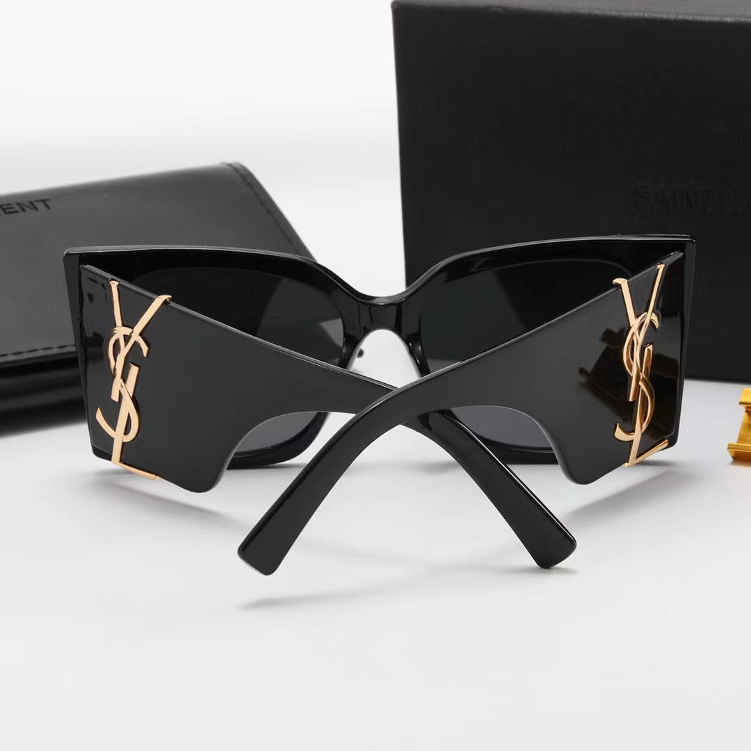 Cat-eye stylish sunglasses!