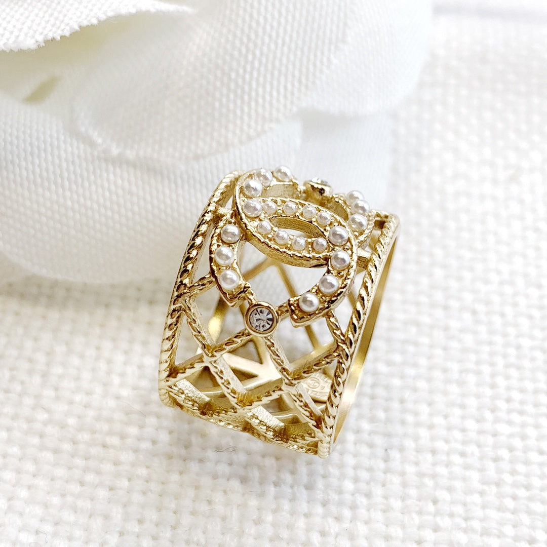 Grid Pearl Ring