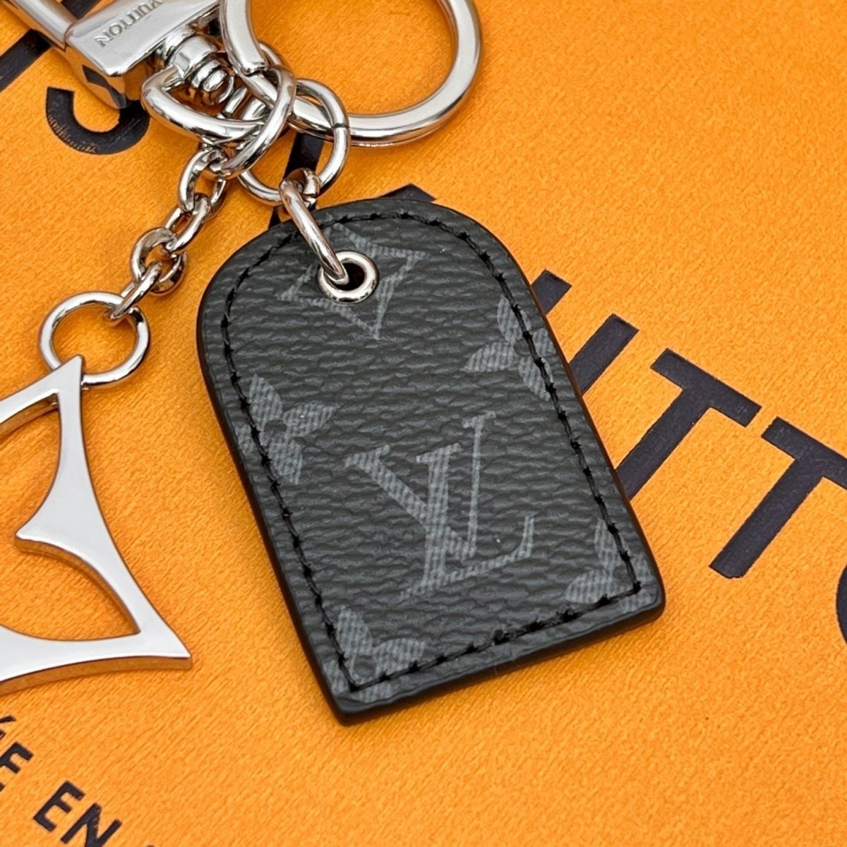 Leather Titanium Steel Keychain Keychain