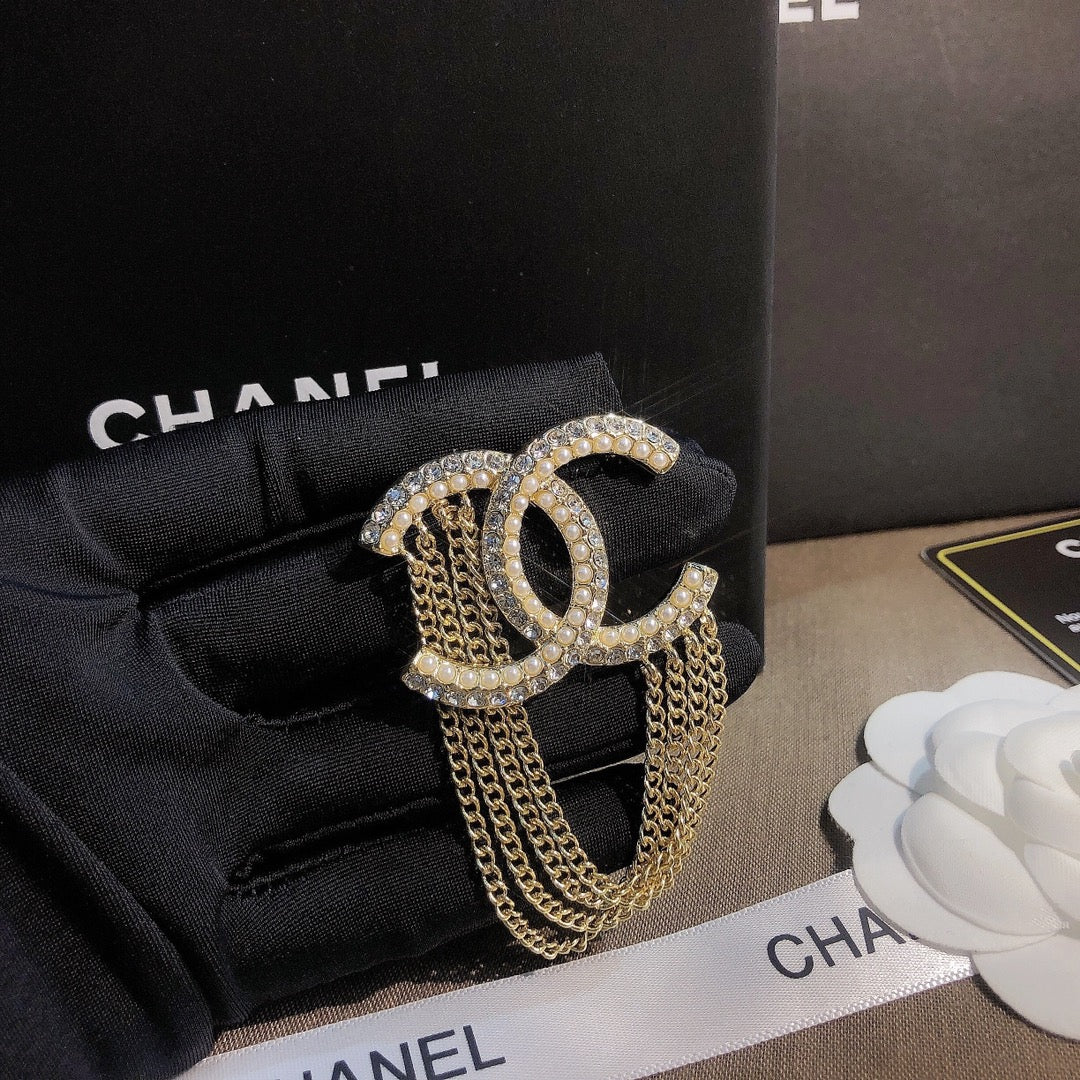 Chain Tassel Pendant Brooch
