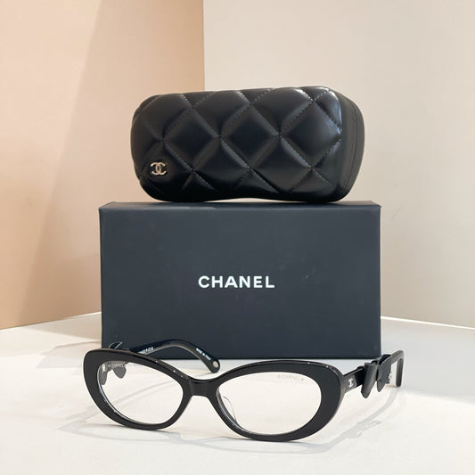 Flat sunglasses