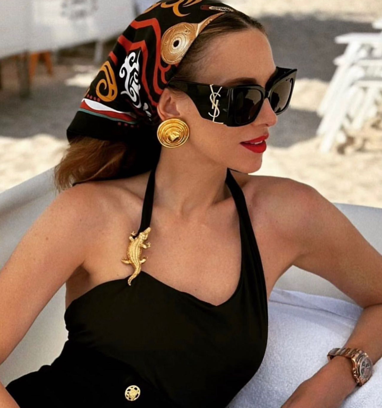 Cat-eye stylish sunglasses!