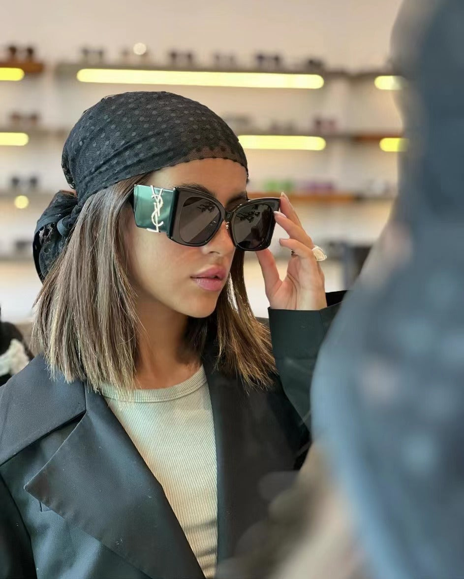 Cat-eye stylish sunglasses!