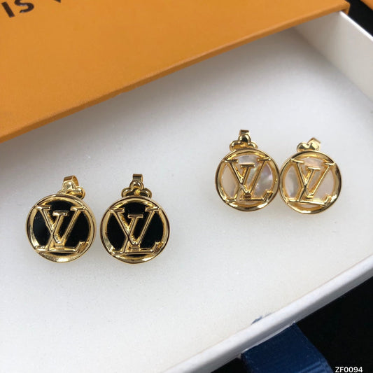 Mother-of-pearl Ear Studs