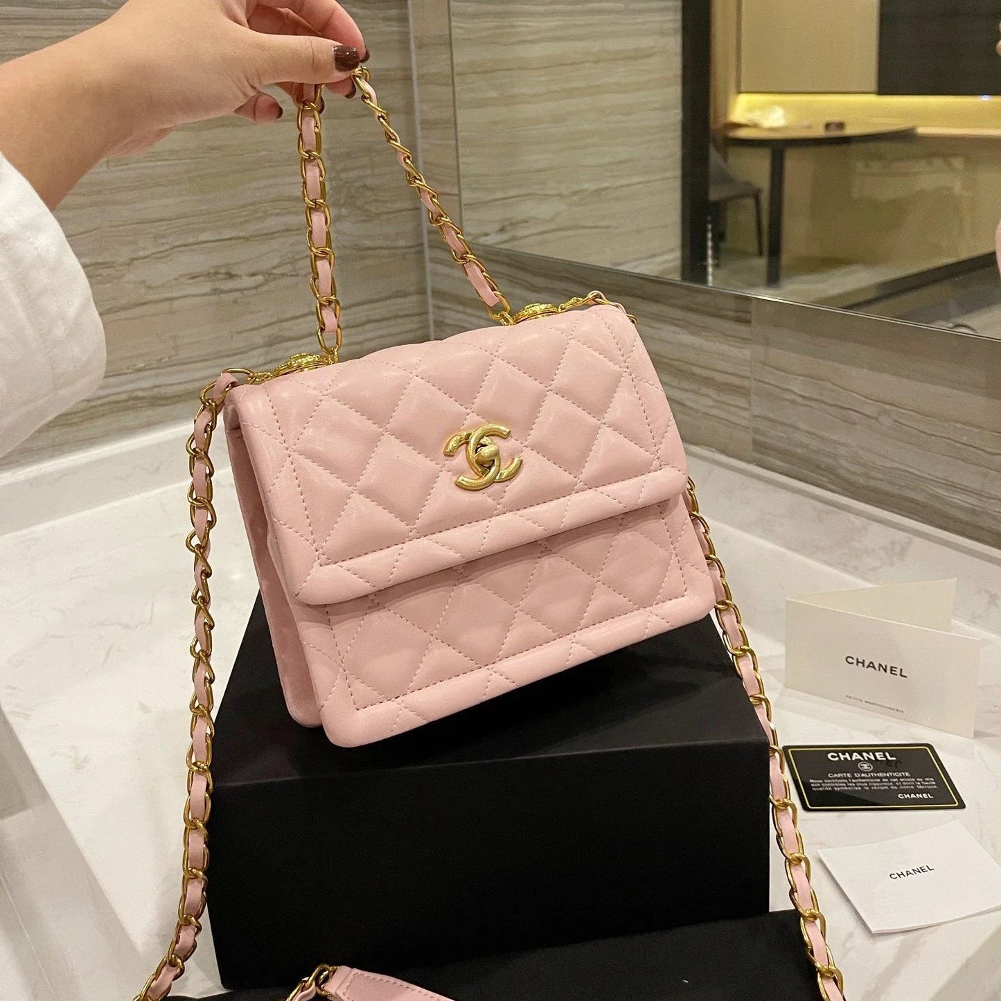 Hand messenger bag