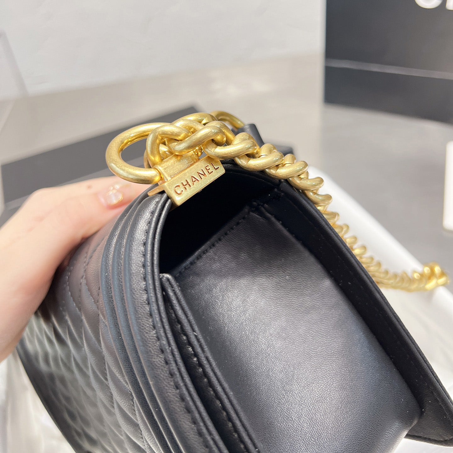 Leboy Series Chain Shoulder Bag
