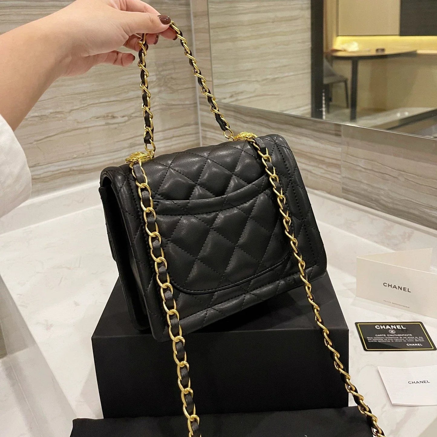 Hand messenger bag