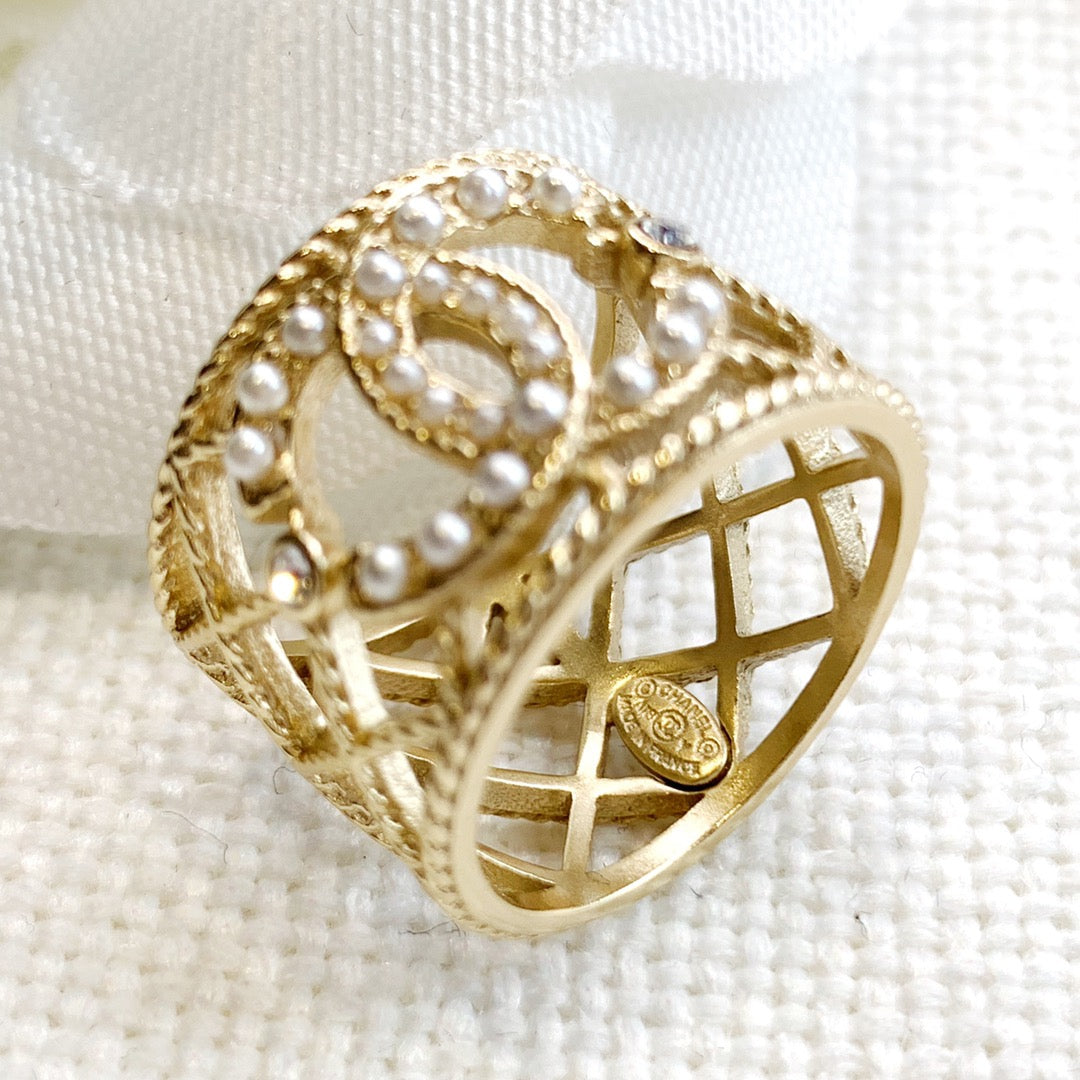 Grid Pearl Ring