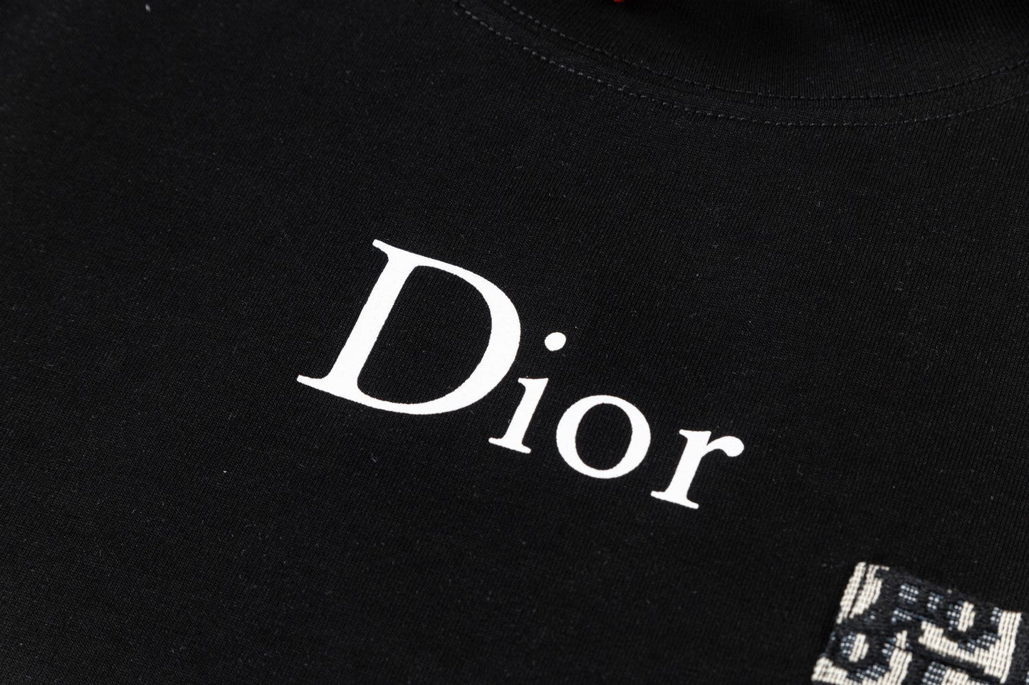 Creative embroidered pocket T-shirt