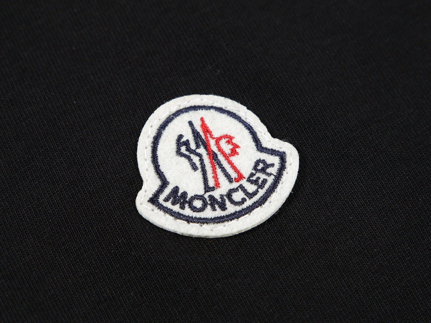 Small embroidered cotton T-shirt
